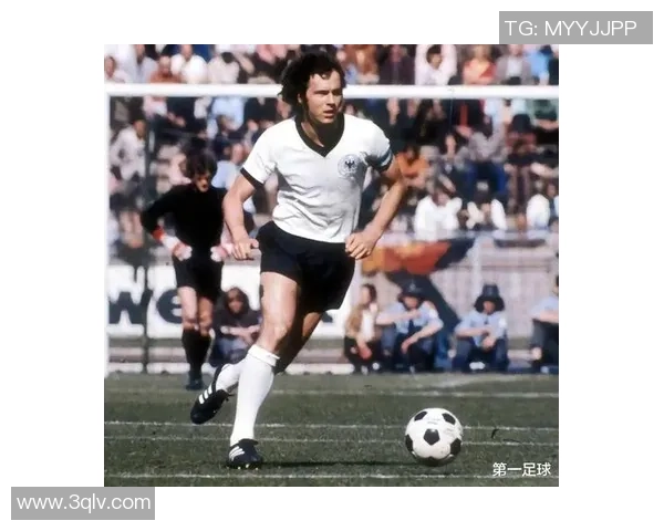 2024年足球球星精美挂历全面呈现世界绿茵巨星风采