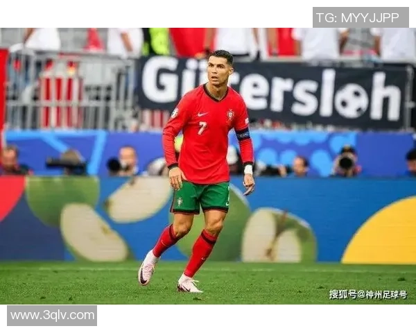 一秒钟了解一个足球明星 从青涩球员到世界巨星的成长轨迹