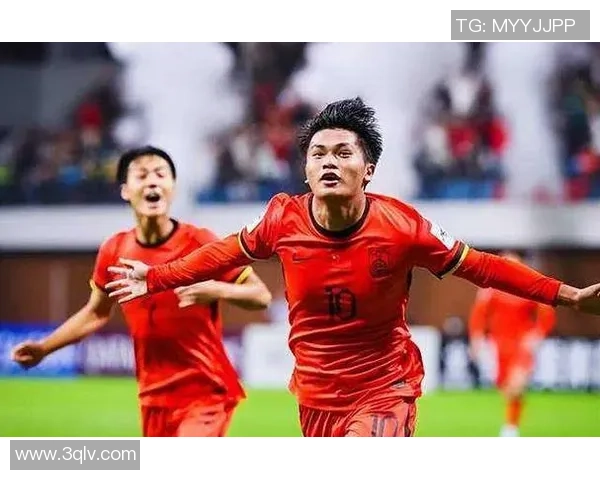 中国帅气足球球星崭露头角 展现激情与实力的赛场风采