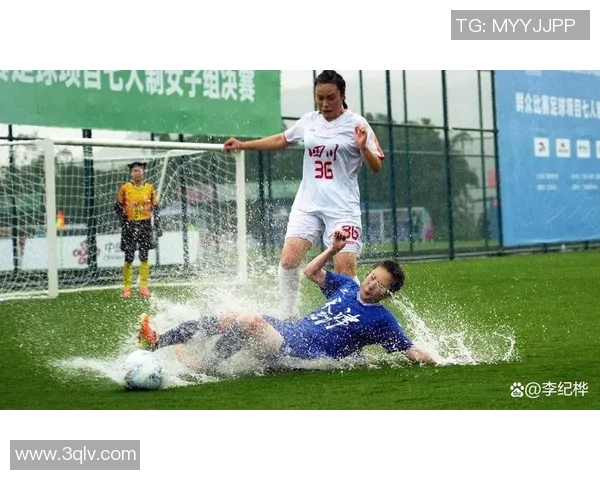 亲身体验足球巨星的日常训练与赛场背后生活揭秘