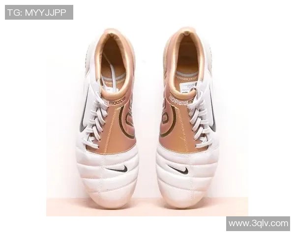 传奇球星选择足球鞋的秘密揭秘 哪款鞋最能助力他们在赛场上大放异彩