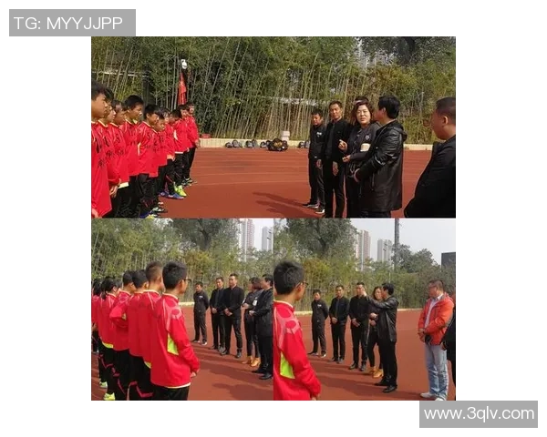 充满活力的足球球星壁纸点亮青少年激情梦想卧室空间设计